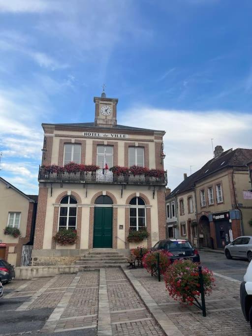 Saint-Martin-des-Pezerits La Maison Du Perche Avec Jacuzzi מראה חיצוני תמונה